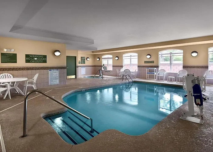 Country Inn & Suites By Radisson, Concord