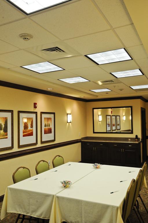 Country & By Radisson, 2* Concord